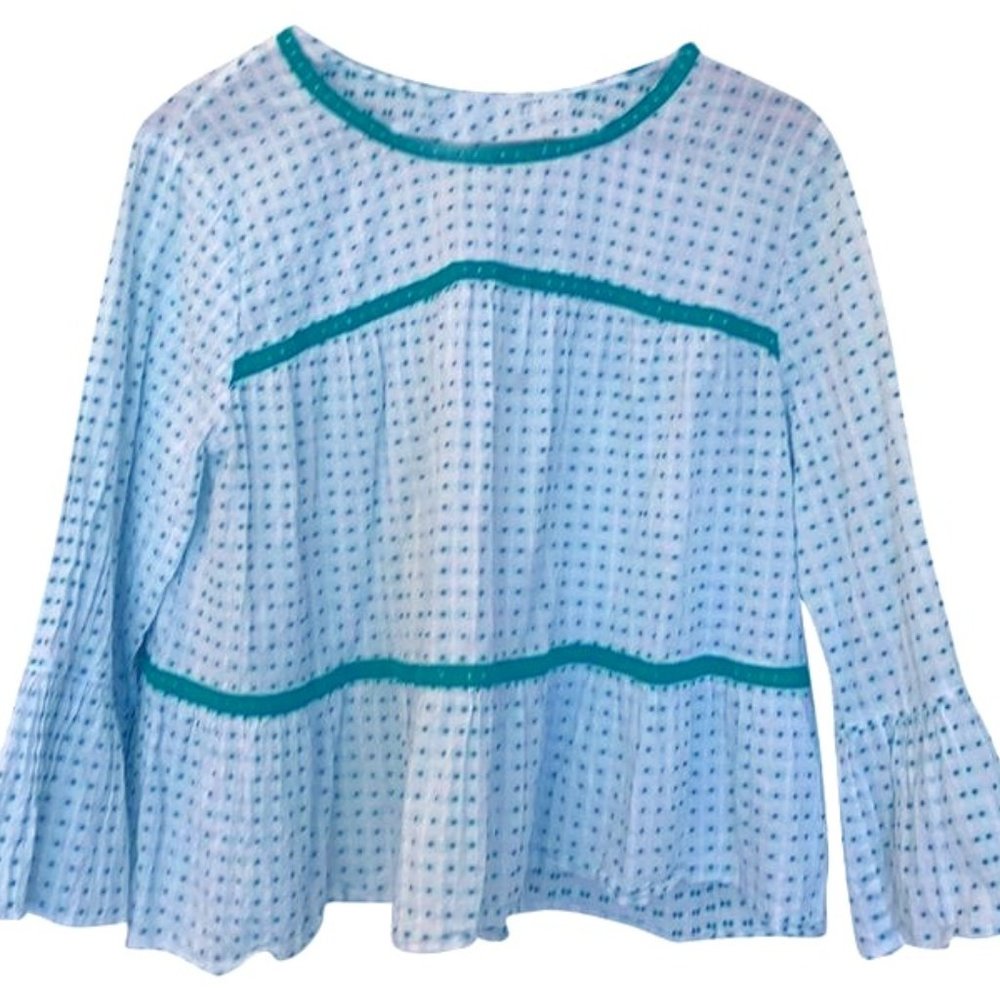 Bell-sleeved crown&ivy top